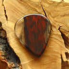 Handgefertigtes Plektrum aus Holz und Epoxidharz - Custom Guitar Pick