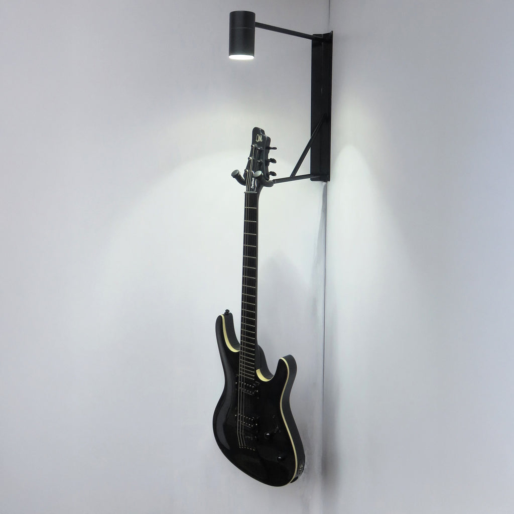 Platzsparender Eck-Gitarrenhalter mit LED-Beleuchtung für 90° Innenecken