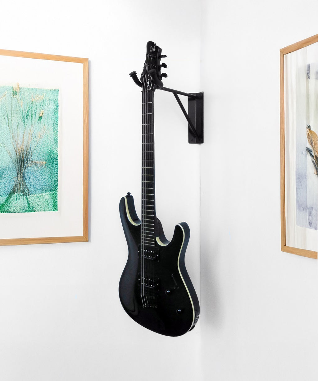 Eck-Wandhalter für Gitarre in Innenecke montiert - Platzsparende Lösung