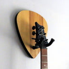 Wandhalter für Saiteninstrumente mit Plektrum-Motiv - Furnier-Holz